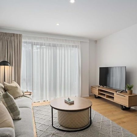 Alps And Lake Retreat Wanaka Albert Town Bagian luar foto