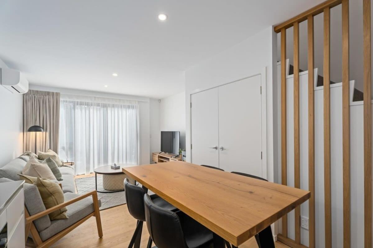 Alps And Lake Retreat Wanaka Albert Town Bagian luar foto