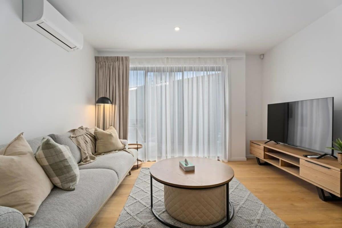 Alps And Lake Retreat Wanaka Albert Town Bagian luar foto