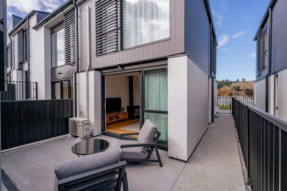 Alps And Lake Retreat Wanaka Albert Town Bagian luar foto